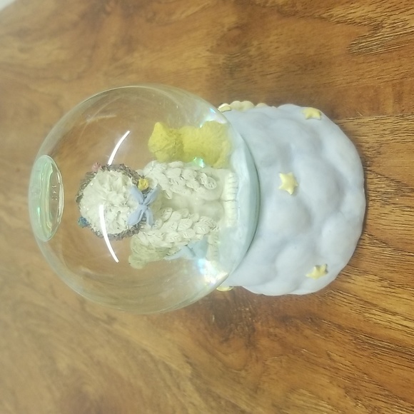 Dreamsicles snow globe westland music box - Picture 3 of 5